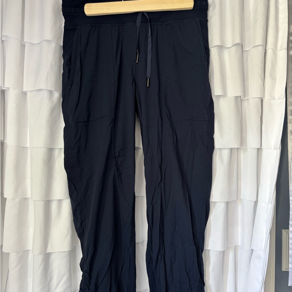 Women’s Lululemon Cropped Dance Studio Pants